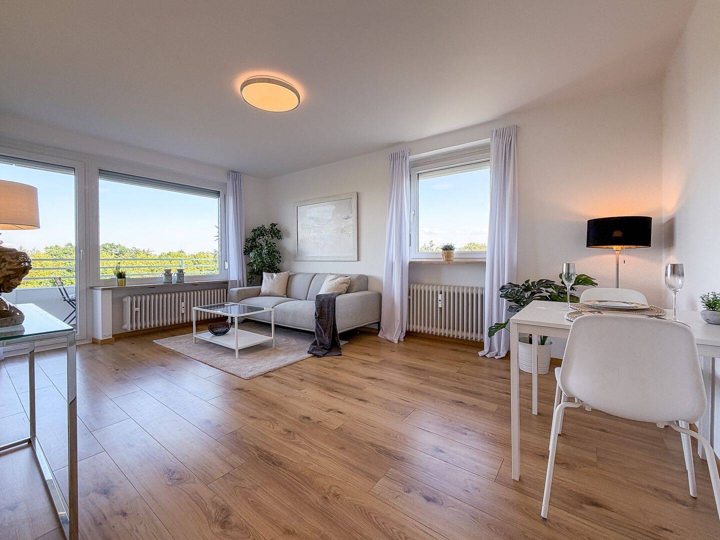 FIRSTPLACE – Helles 1-Zimmer-Apartment mit großem Balkon & Grünblick, Fürstenried-West, 81475 München (Thalk. Obersendl.-Forsten-Fürstenr.-Solln)