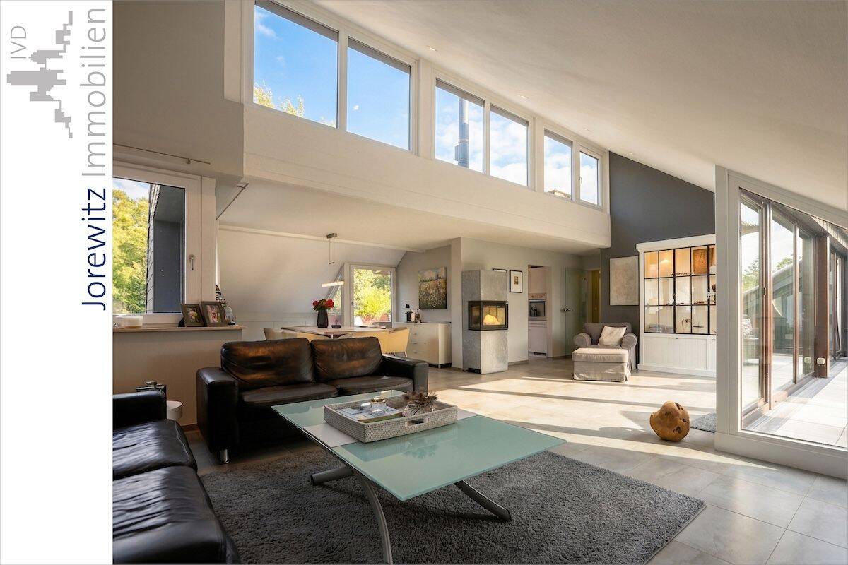 Fernblick & Sonne inklusive: 3,5 Zimmer-Wohnung, 2 Loggien, Kamin & TG-Stellplatz in Bi-Hillegossen, 33699 Bielefeld (Gräfinghagen Hillegossen Lämershagen Ubbedissen)