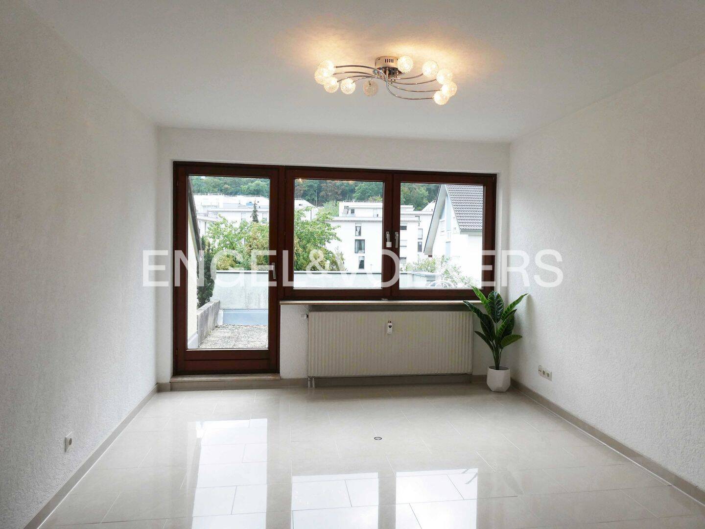 Single-Apartment mit Küchenzeile, Duschbad, Balkon und TG . top gepflegt und sofort verfügbar, 72076 Tübingen