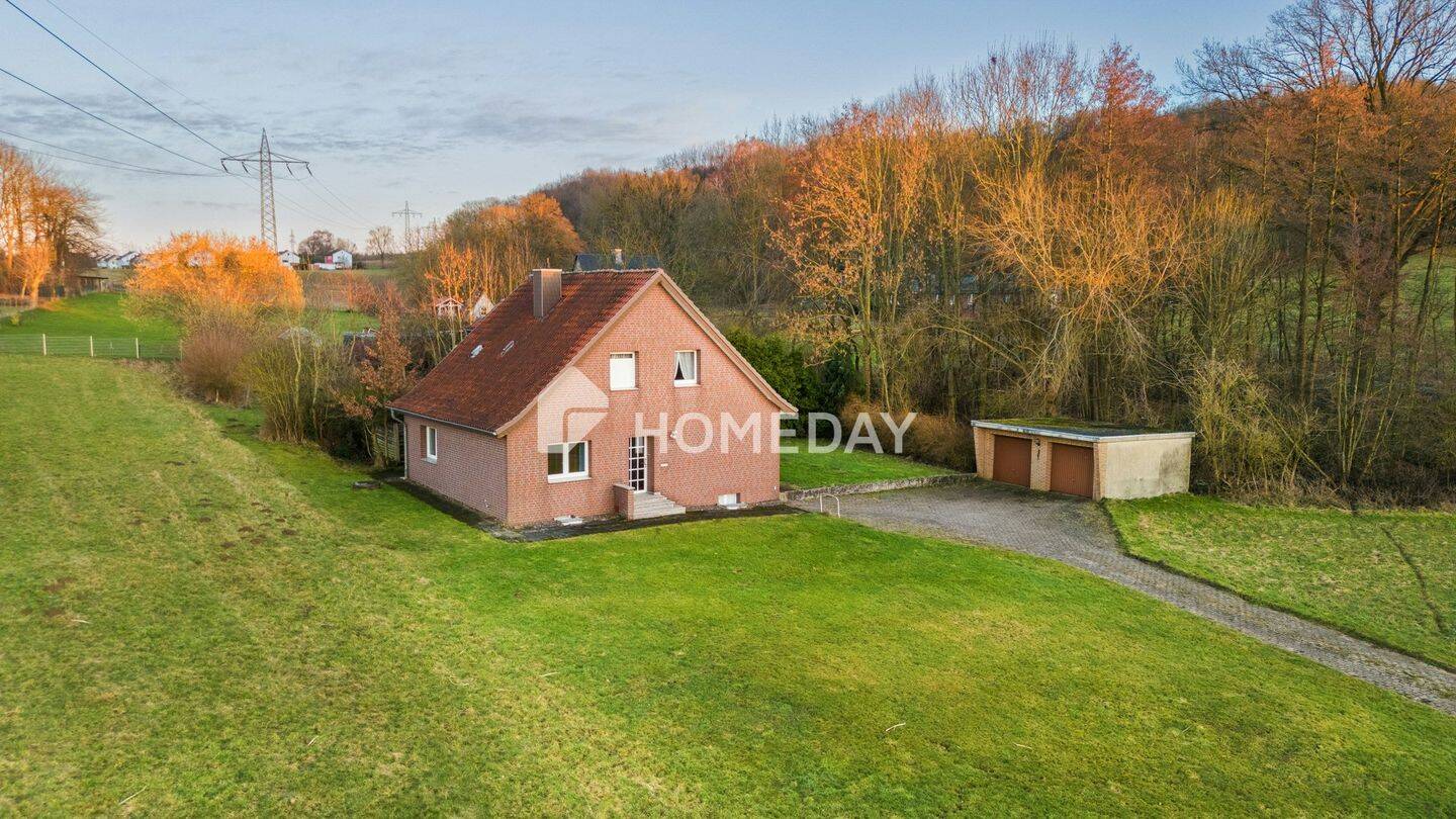 Großzügiges Grundstück trifft auf Potenzial – Einfamilienhaus mit viel Raum für Ihre Ideen, 32278 Kirchlengern