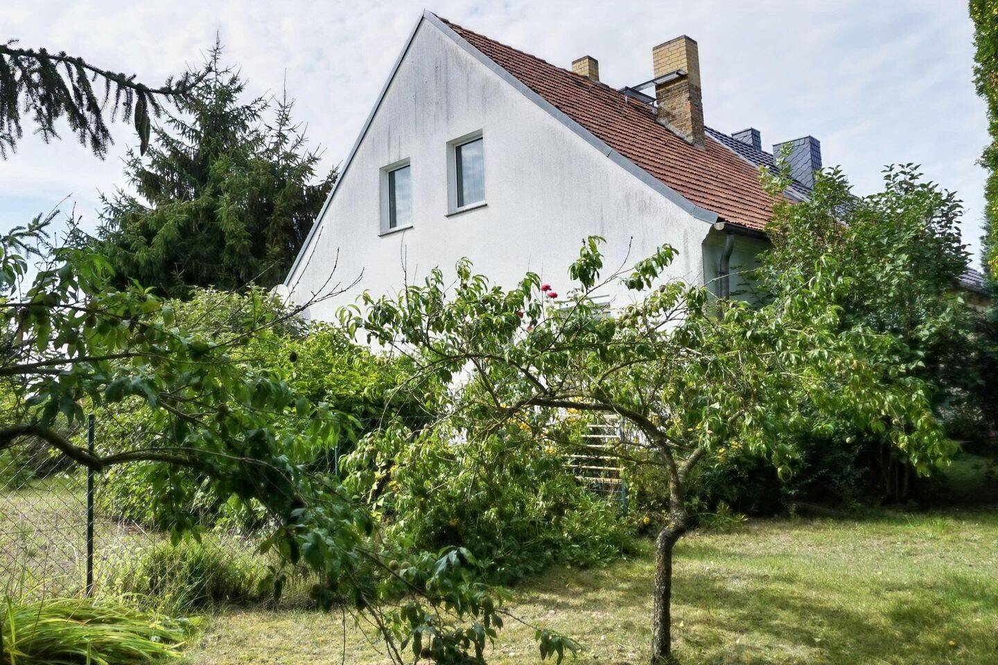 Doppelhaushälfte mit 876 m² Grundstück in Tantow – Platz zum Gestalten, 16307 Tantow