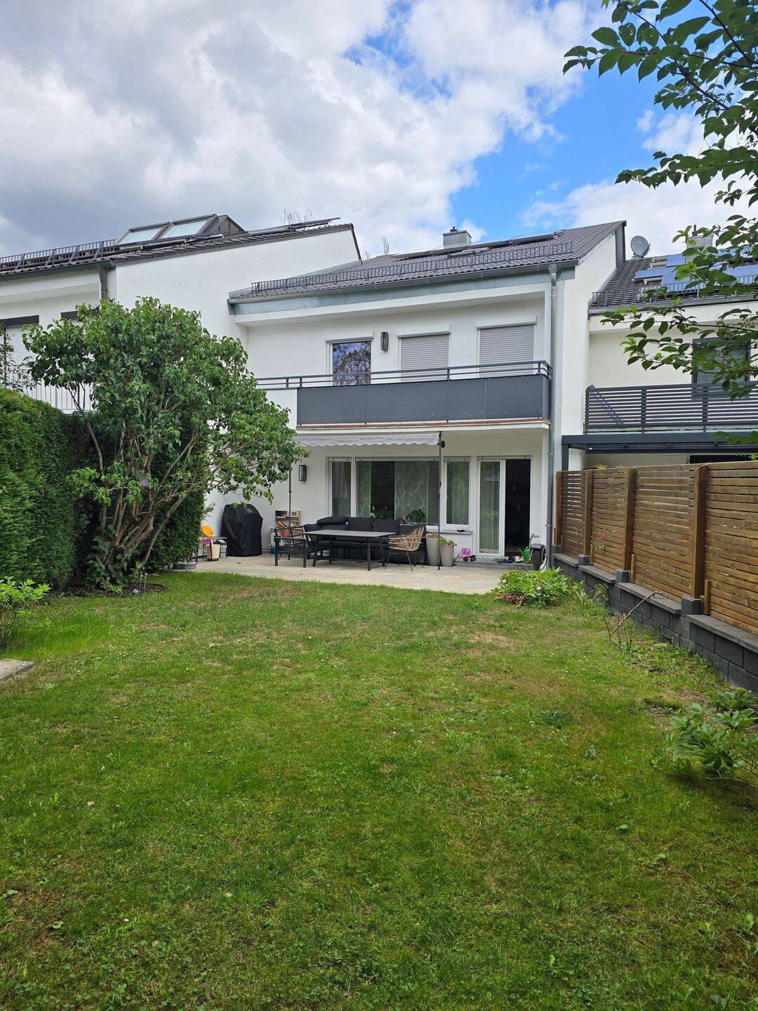 Kernsaniertes Reihenmittelhaus im Regensburger Westen mit Garten & Platz für die ganze Familie, 93049 Regensburg (Großprüfening-Dechbetten-Königswiesen Innenstadt Westenviertel)