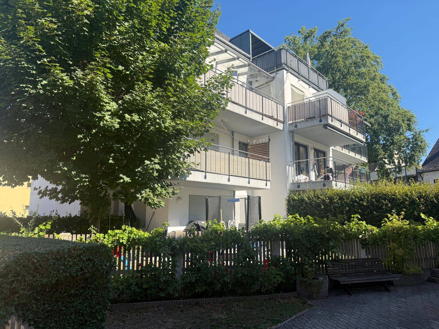 Urbanes Wohnen über den Dächern von Rosenheim-4-Zimmer DG-Wohnung mit 3 Balkone, 83022 Rosenheim (Happing Innenstadt Ost Süd West)