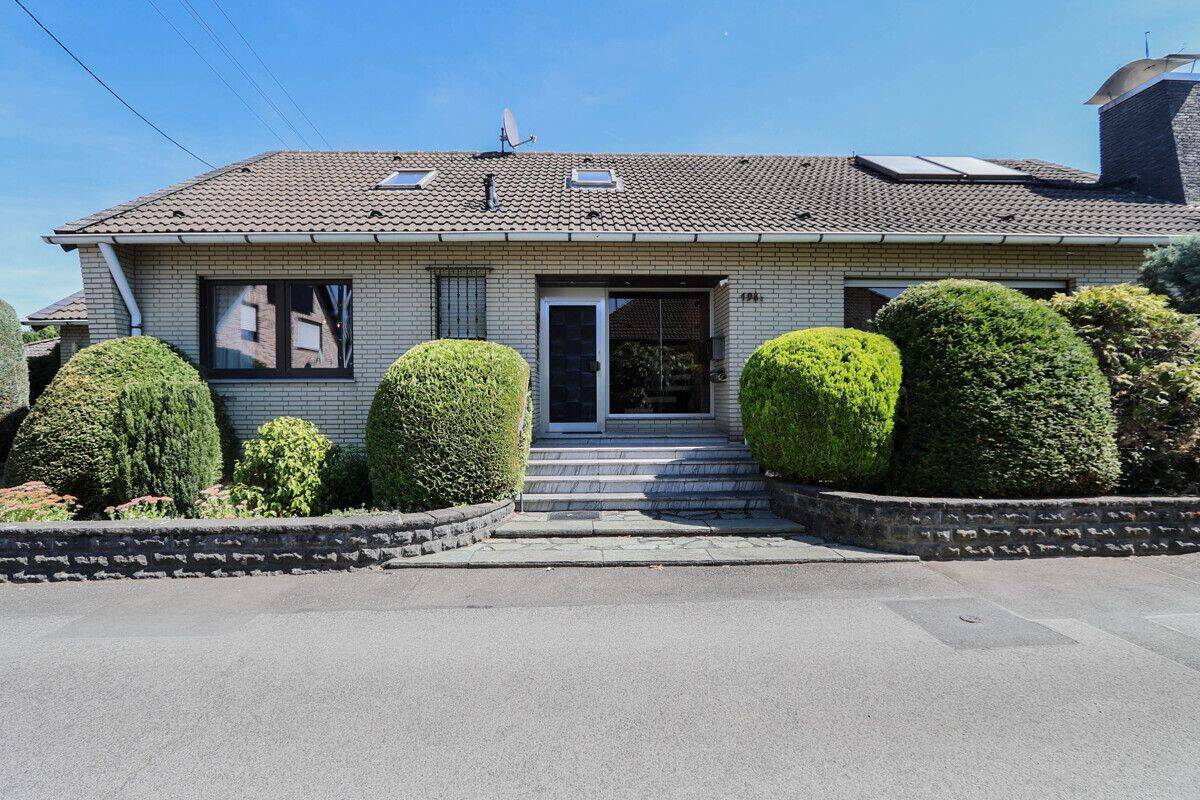 Viel Platz für die Familie Freistehendes Einfamilienhaus mit Garage in Korschenbroich-Neersbroich, 41352 Korschenbroich