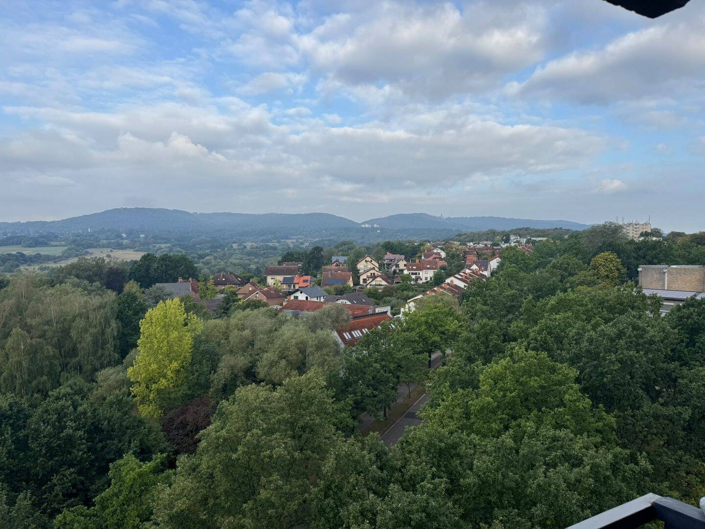 Renovierte Wohnung mit Balkon und Blick auf den Herkules, 34134 Kassel (Niederzwehren Oberzwehren Süsterfeld/Helleböhn)