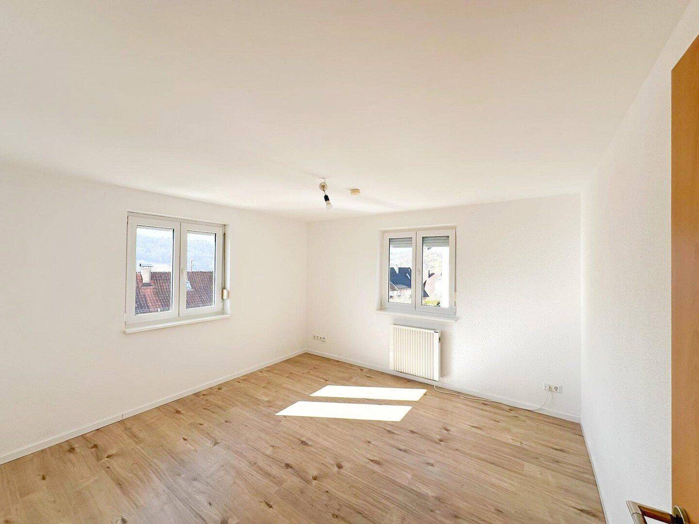 Schöne 3-Zimmer-Erdgeschosswohnung mit Einbauküche, Keller und Stellplatz in KÜN-Nagelsberg, 74653 Künzelsau