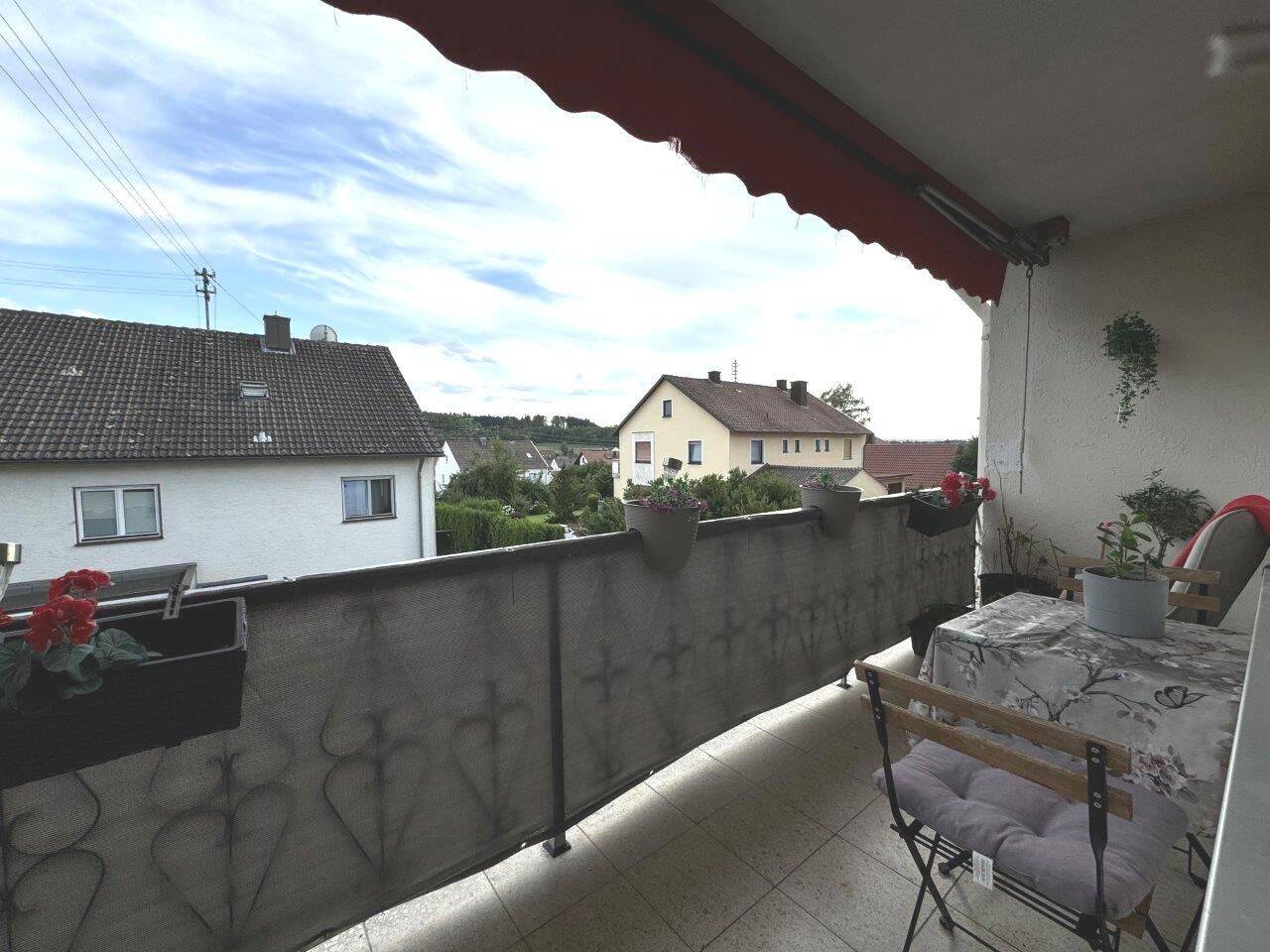 große modernisierte 4 ZKB Wohnung in idyllischer Lage im 1. OG in 8-Fam.-Haus, 86444 Affing
