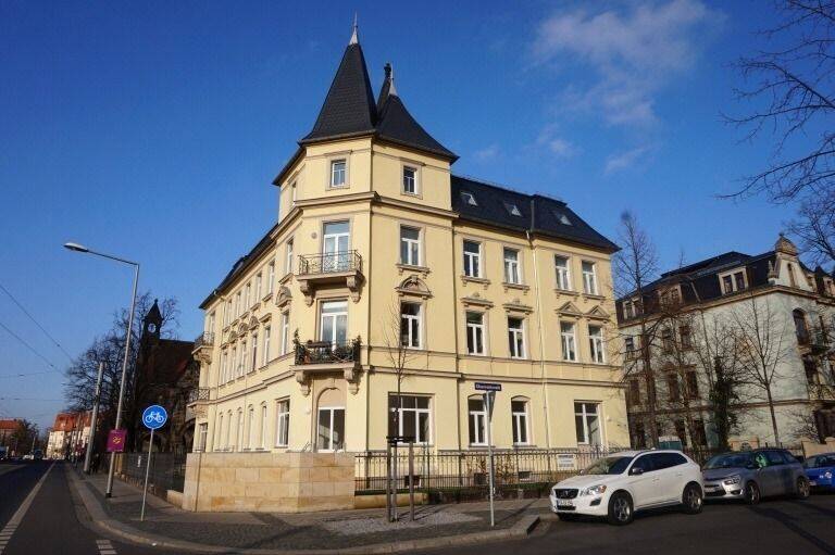 Helle Wohnung mit Gartenanteil, Parkettboden und offener Küche, 1277 Dresden