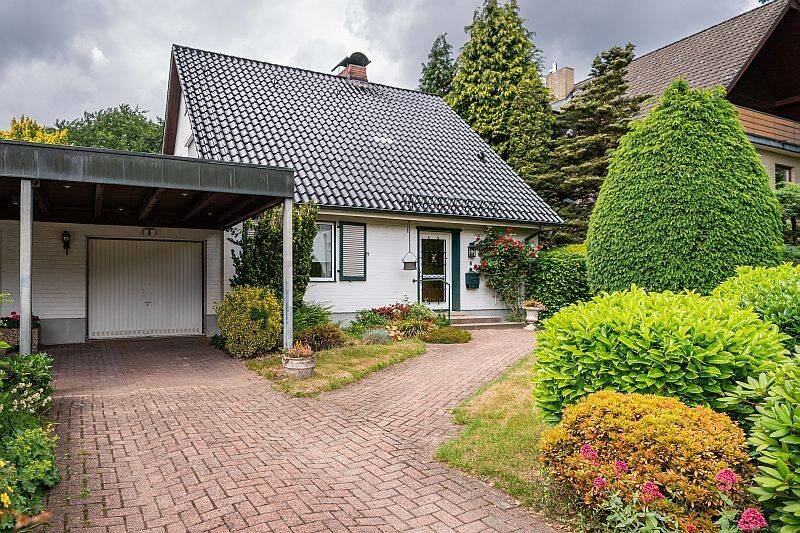 **BESICHTIGUNG, SONNTAG, DEN 20.09. v. 13:00 – 13:30 UHR**Ein Zuhause mit Zukunft – Einfamilienhaus in idyllischer Familienwohnlage, 22391 Hamburg (Wandsbek)