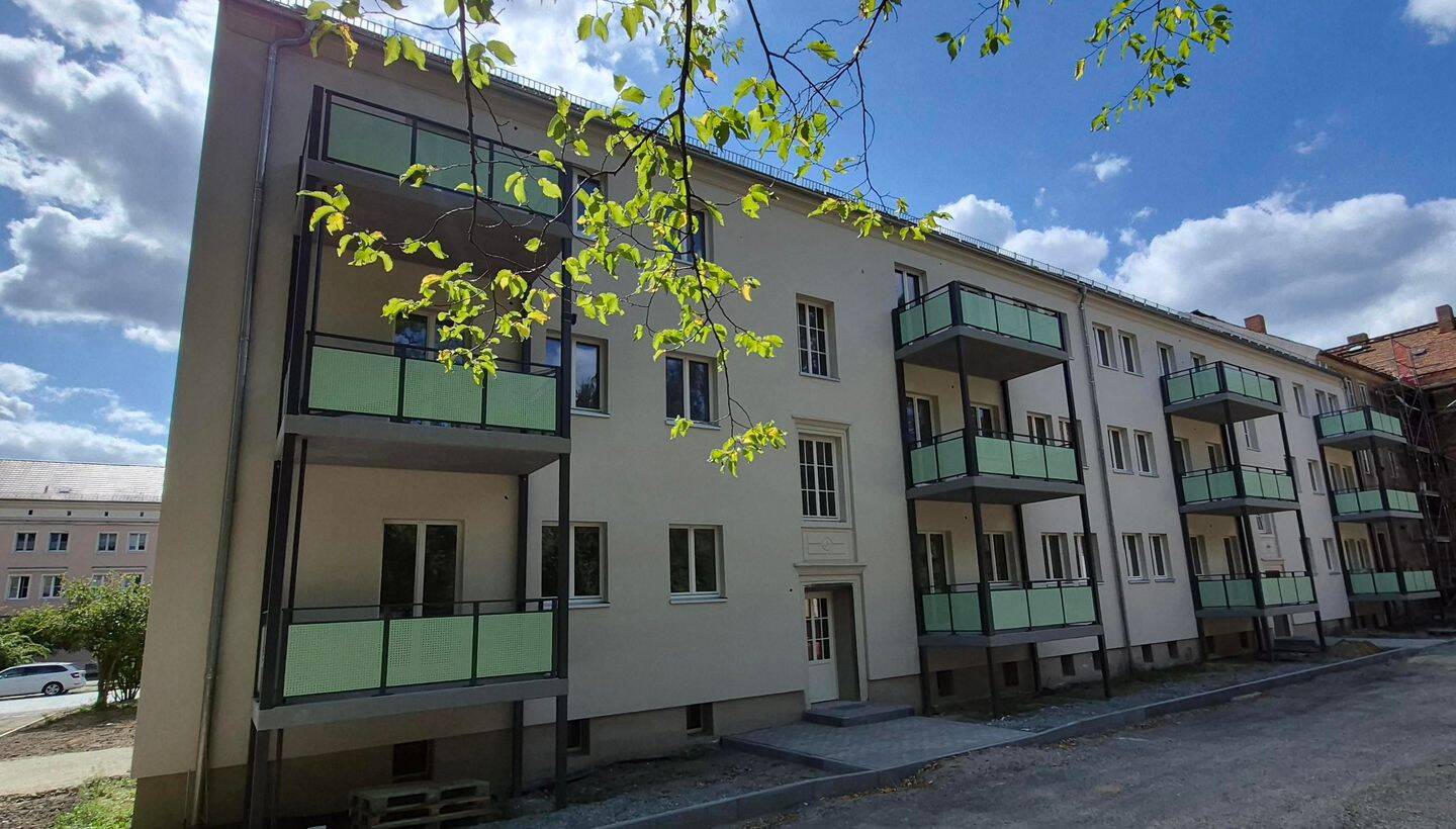 Schicke&moderne 3-Zimmer-Wohnungen mit großem Balkon nach Sanierung zu vermieten!, 1979 Lauchhammer