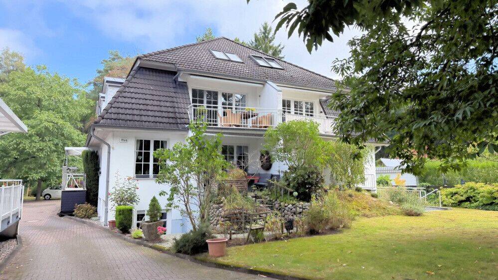 Luxuriöse 3-4 Zimmer – Maisonette Eigentumswohnung mit Terrasse in unmittelbarer Elbnähe, 22559 Hamburg (Altona Rissen)