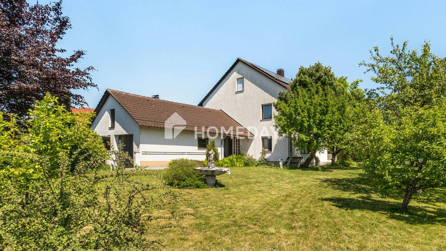 Großzügiges Ein-/ Zweifamilienhaus mit herrlichem Garten, 2 Garagen & PV-Anlage – sofort bezugsfrei, 86459 Gessertshausen