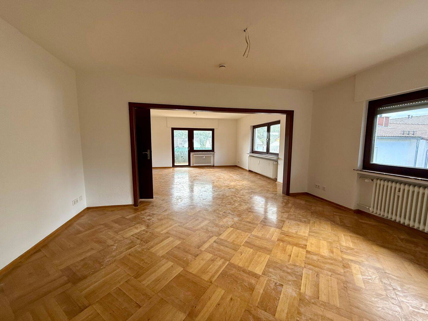 Schöne, lichtdurchflutete 4-Zimmer-Wohnung mit Balkon in zentraler Lage von Gladenbach, 35075 Gladenbach