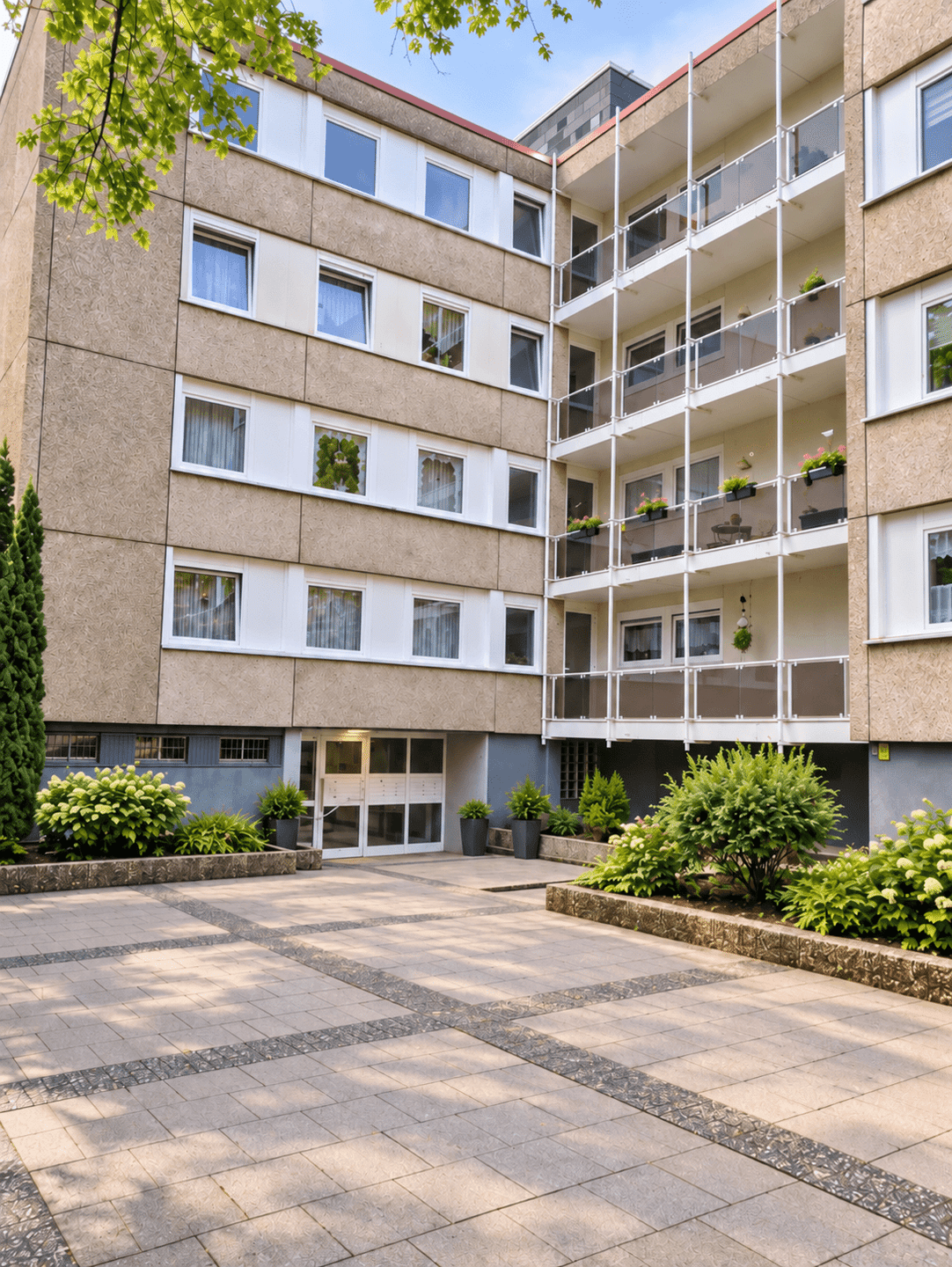 Wohnen in Hombruch – gepflegte 3,5-Zimmer-Wohnung mit Balkon und Aufzug, 44225 Dortmund