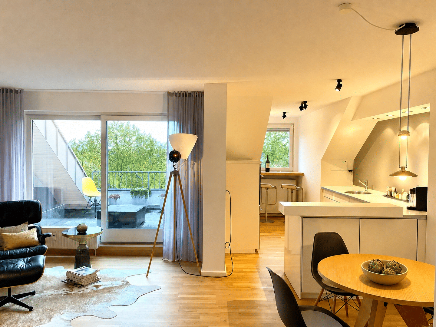 Terrassenwohnung mit Weitblick – möbliert mit Designermöbeln, 90765 Fürth