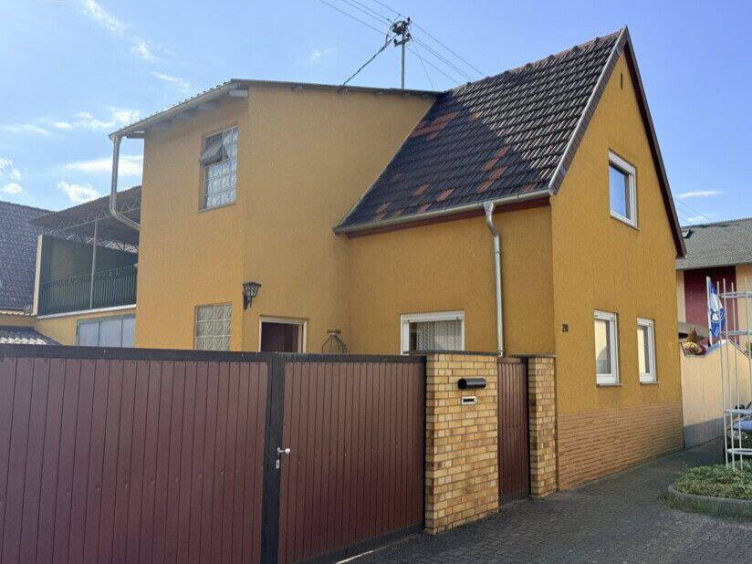 Charmantes Eigenheim mit großzügigem Garten und überdachte Dachterrasse, 67069 Ludwigshafen am Rhein (Edigheim Oppau Pfingstweide)