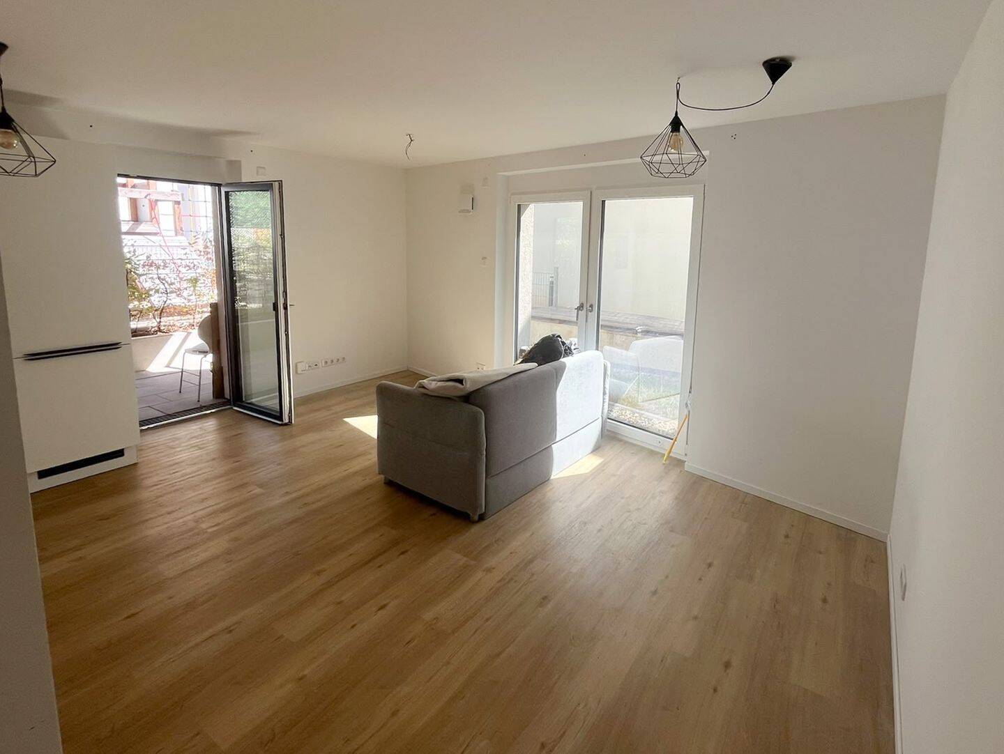 Sonnige 2-Zimmer-Wohnung mit Terrasse, 90439 Nürnberg (Großreuth bei Schweinau Schweinau Sankt Leonhard Sündersbühl)