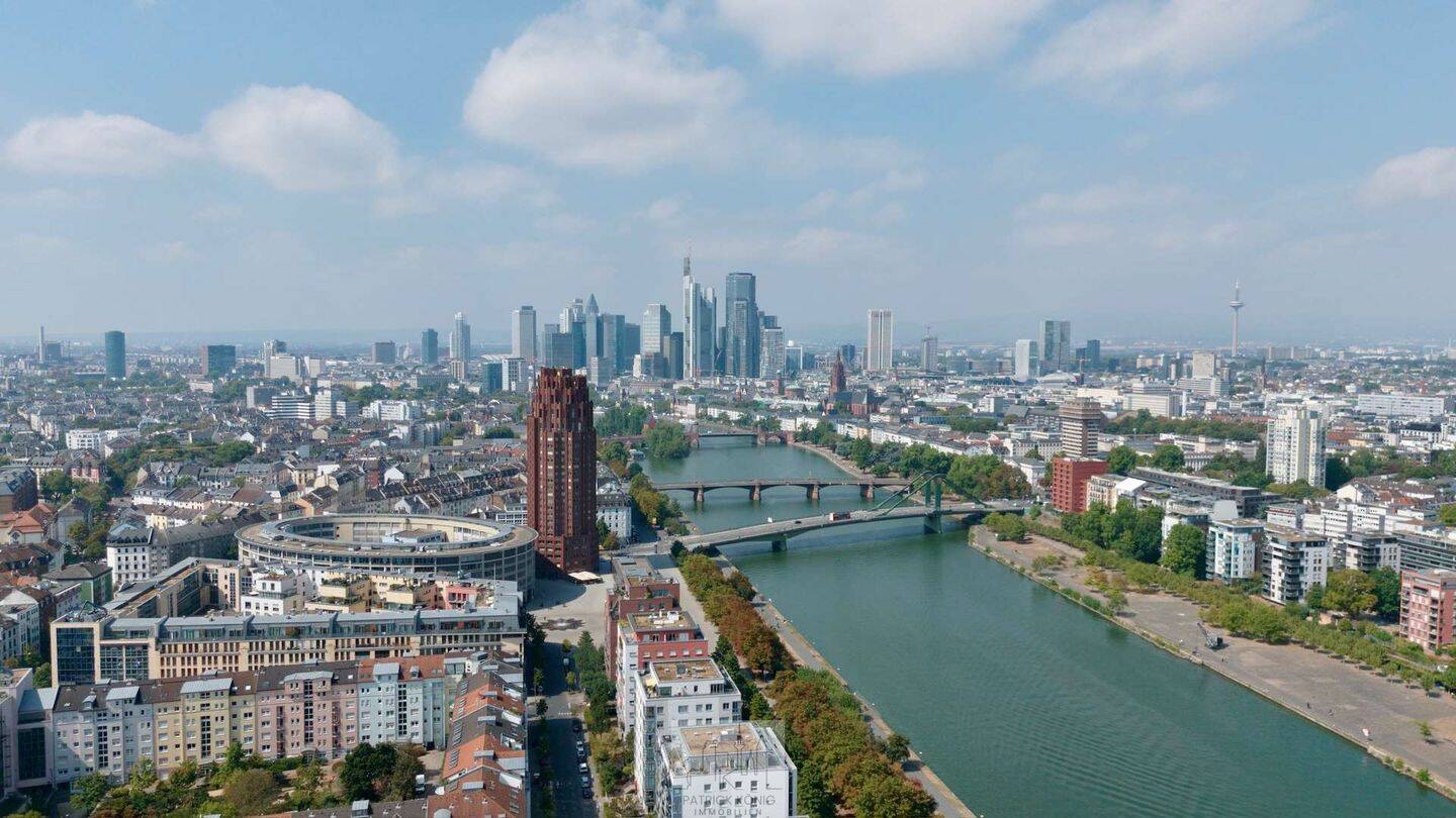 Penthouse in direkter Mainlage mit zwei Dachterrassen & privatem Spa