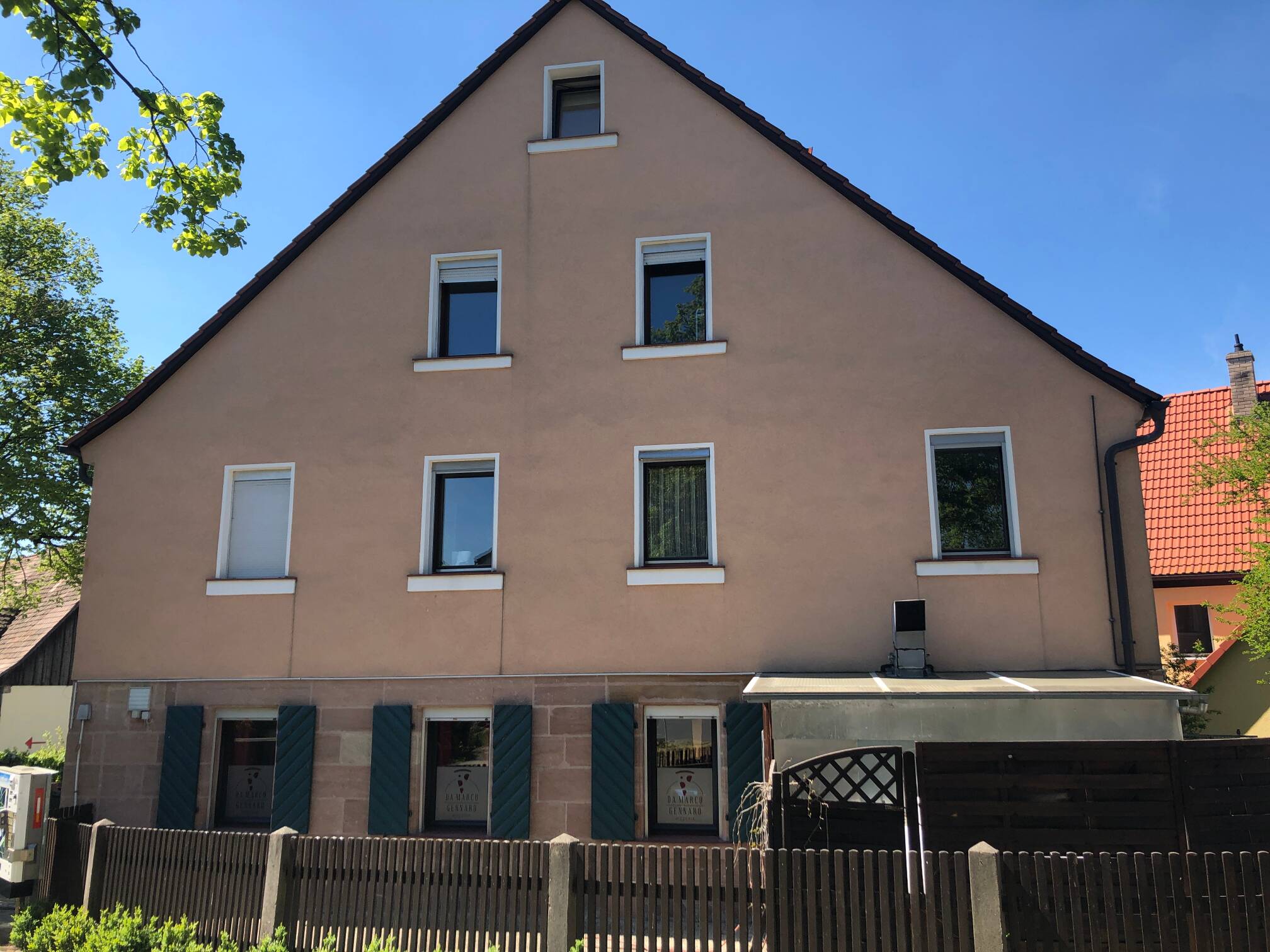 Studenten und Azubis aufgepasst!!!  WG-Zimmer frei!!  16 qm (1.Stock in einer 5-Zimmerwohnung ca.100 qm), 91080 Uttenreuth