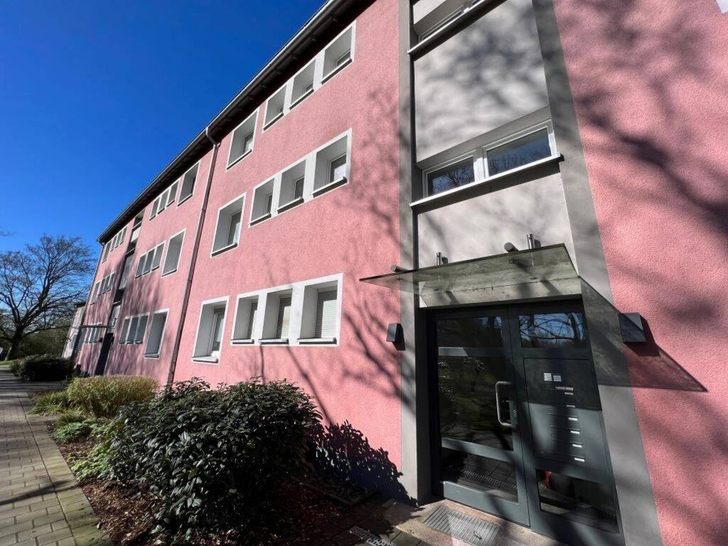 Bei VIVAWEST die Sonnenstrahlen auf dem eigenen Balkon genießen., 47139 Duisburg (Beeck Beeckerwerth Untermeiderich)