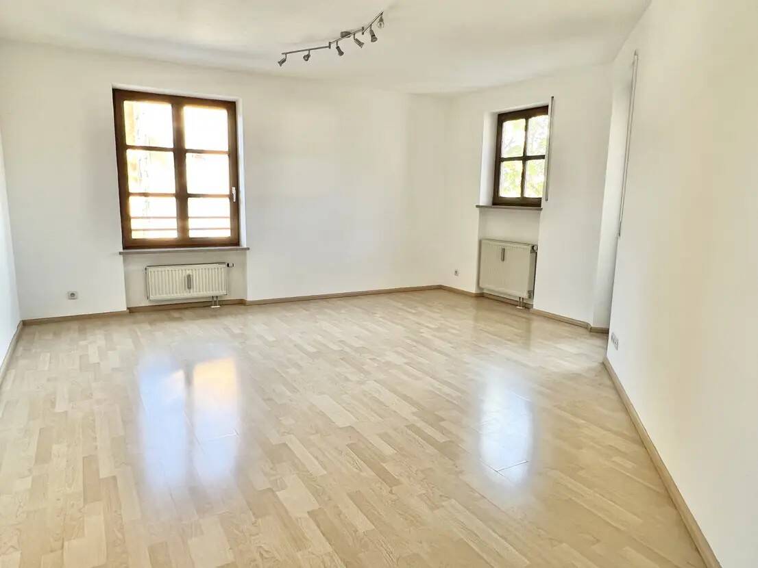Schöne 2 ZKB mit Keller, Balkon und Tiefgarage, 85055 Ingolstadt