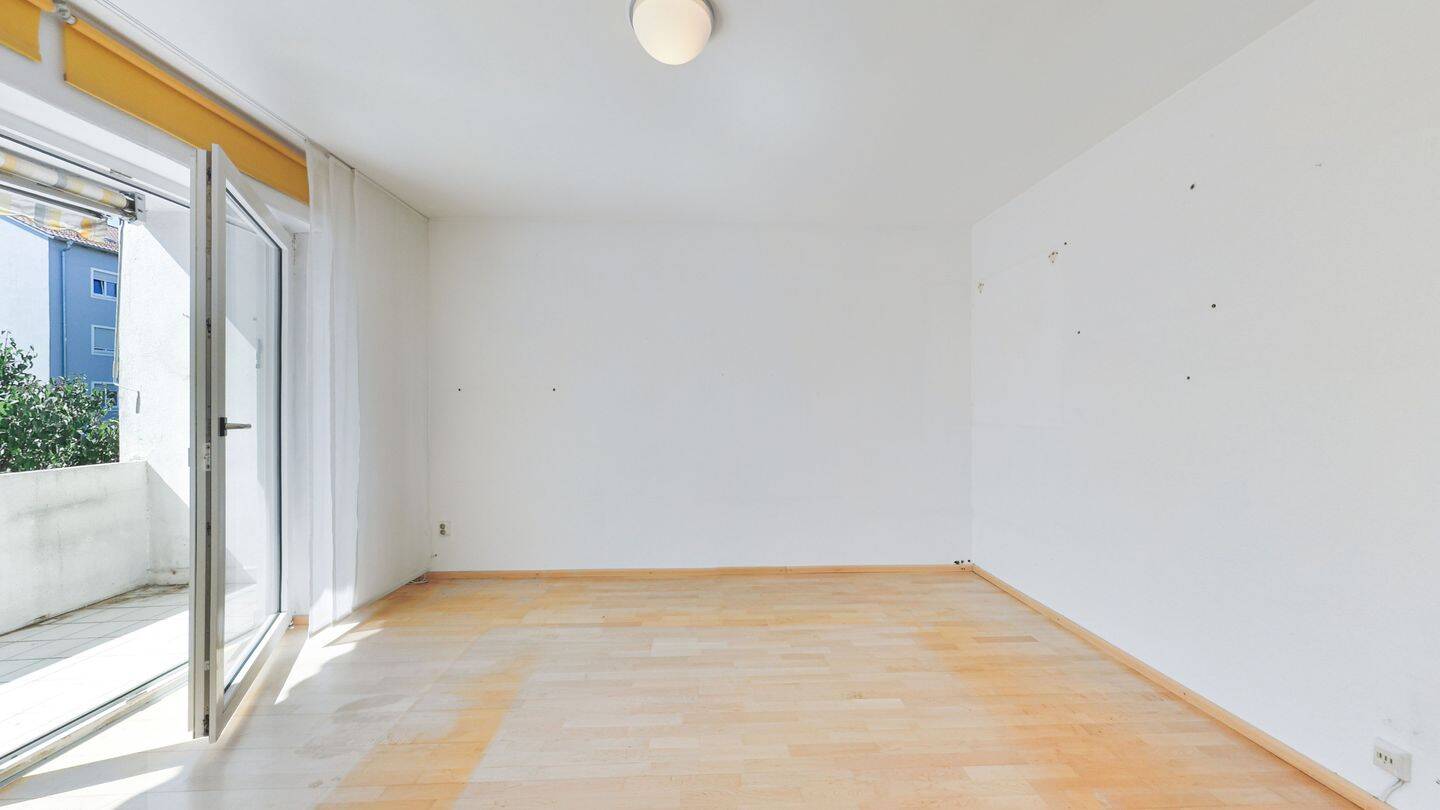 Seltenes Wohnangebot: 4-Zimmer-Wohnung mit eigenem Garten in begehrter Lage von Offenhausen, 89231 Neu-Ulm