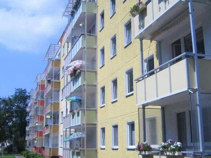 Schöne 3-Raum-Wohnung mit Balkon und saniertem Bad, 17036 Neubrandenburg