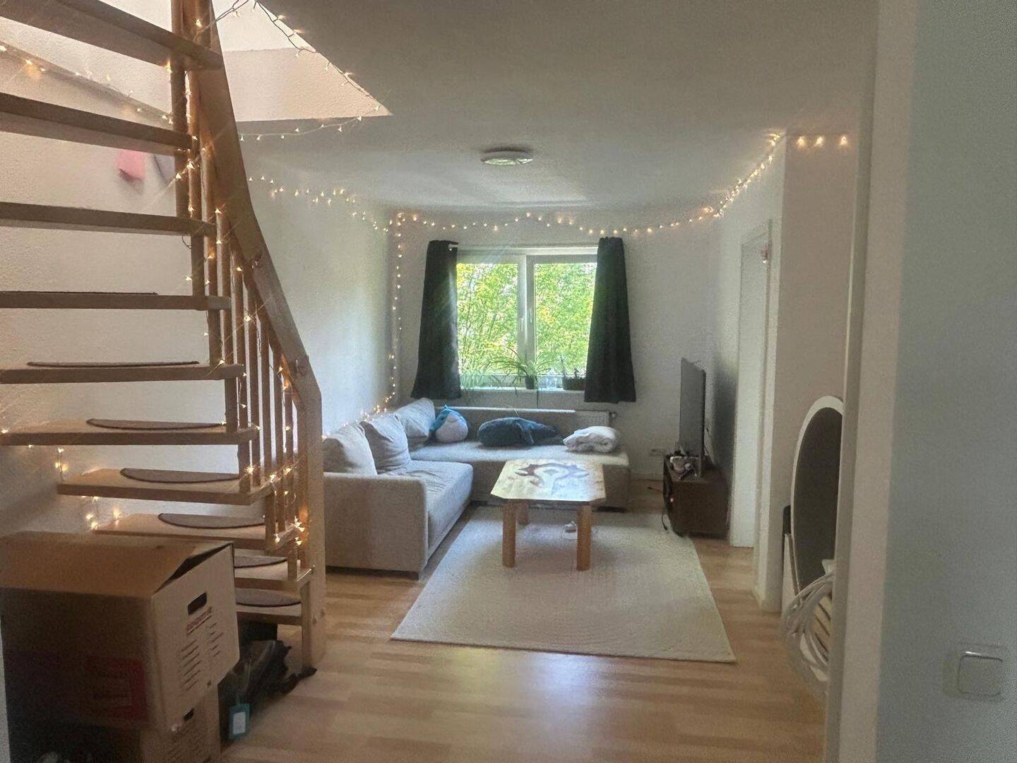 Helle 2-Zimmer-Maisonettewohnung in zentraler Lage von Wedel, 22880 Wedel