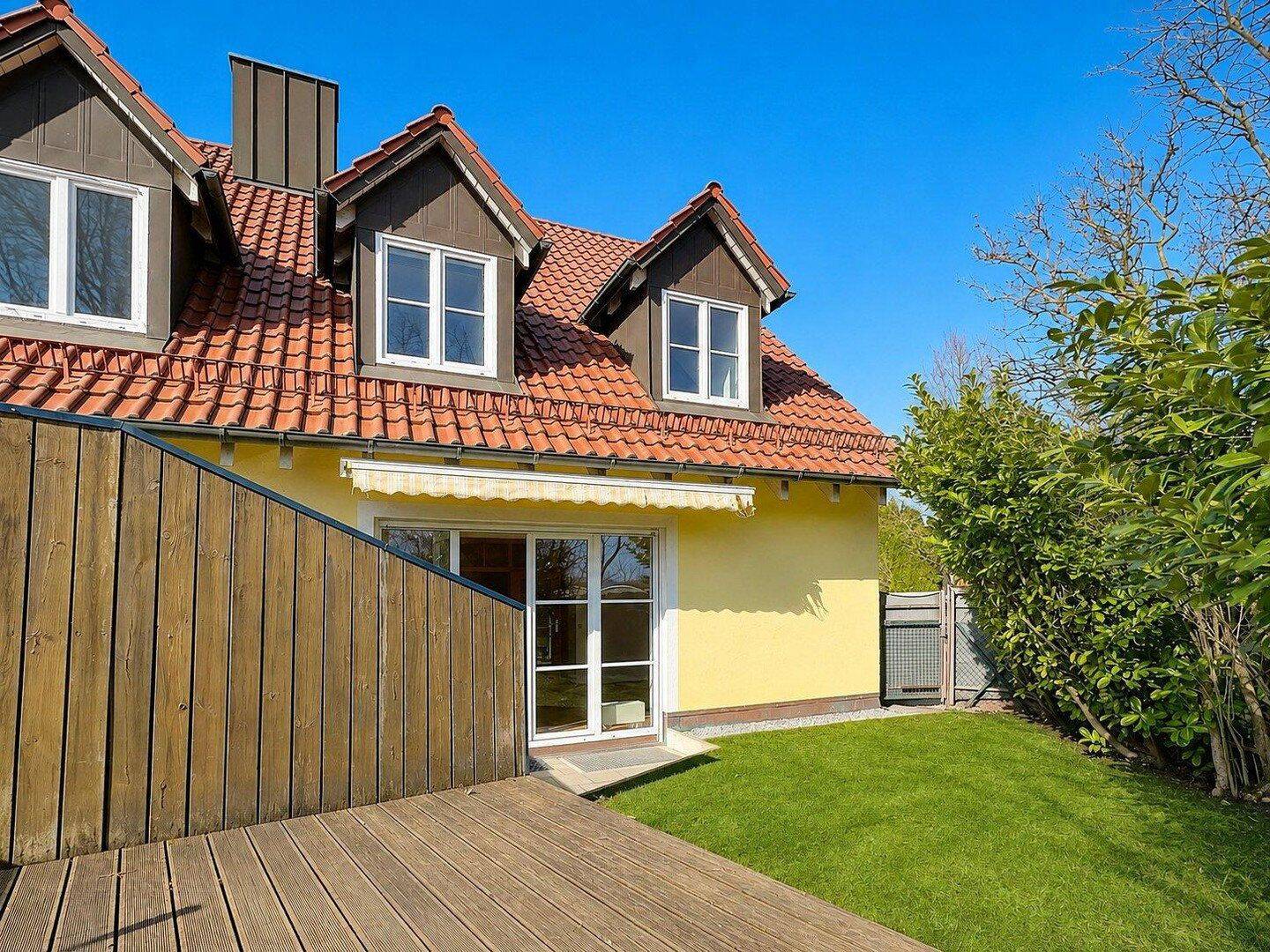 Wie ein Reihenhaus, nur klüger: 5 Zimmer, eigener Garten, Südterrasse, Dachspitz – sofort frei, 85254 Sulzemoos