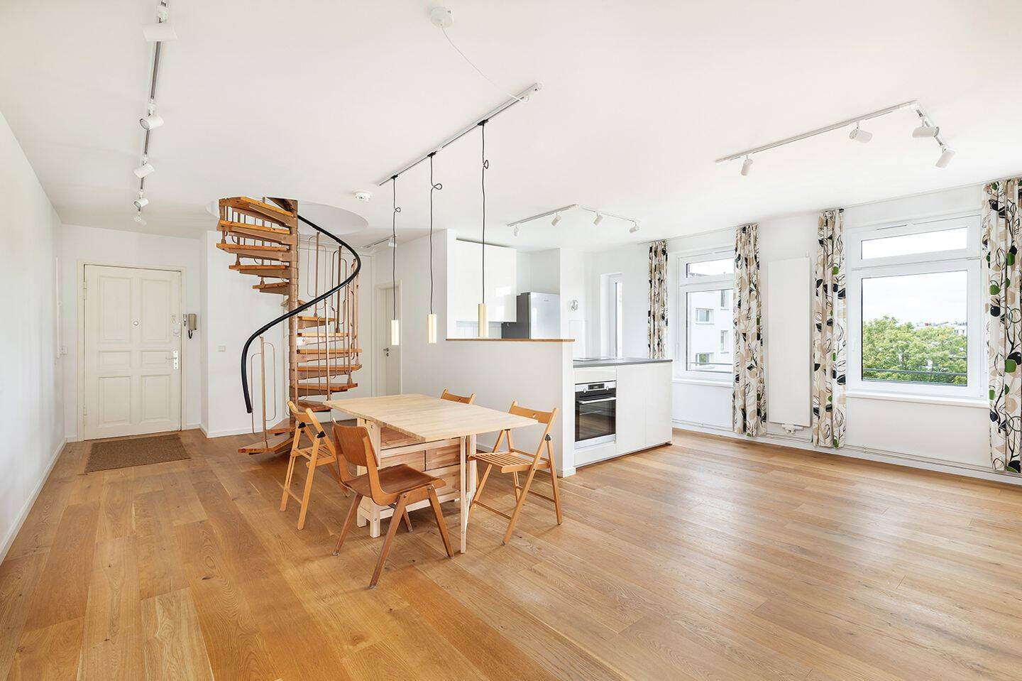 Schöneberg, nahe Gleisdreieck-Park: Tolle 5-Zimmer DG-Maisonette, Süd-Terrasse & -Loggia, Weitblick, 10829 Berlin (Tempelhof-Schöneberg Schöneberg)