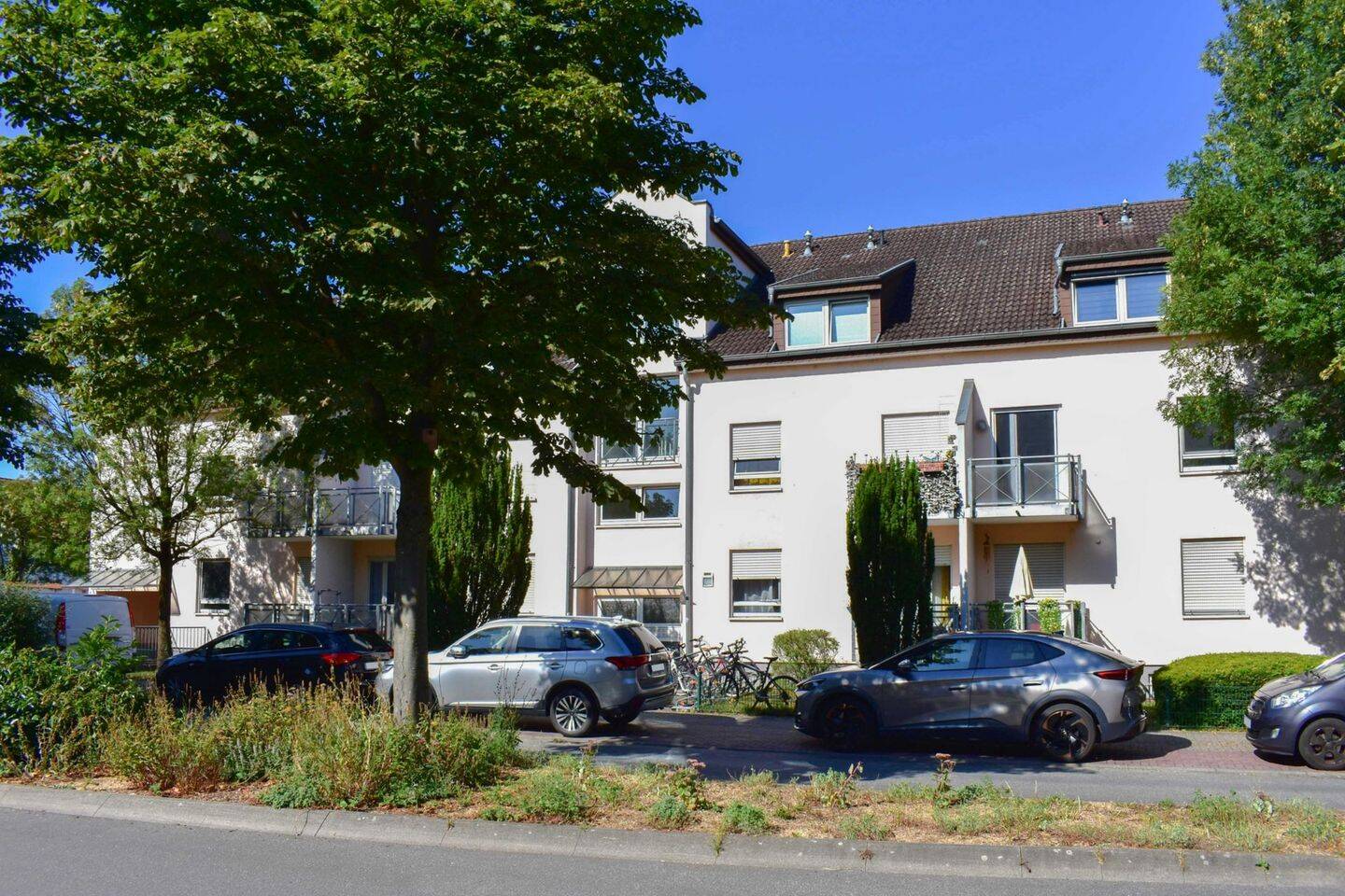 Perfekt für Singles oder Pendler, 30 m² DG-Apartment, Platz für Traumküche, TG-Stellplatz, Speicher, 68723 Schwetzingen