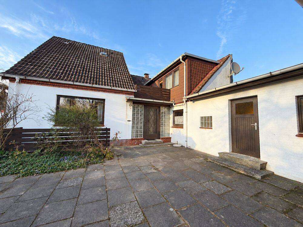 Doppelhaushälfte mit großem Grundstück und zusätzlichem Entwicklungspotenzial, 21031 Hamburg (Bergedorf Lohbrügge)