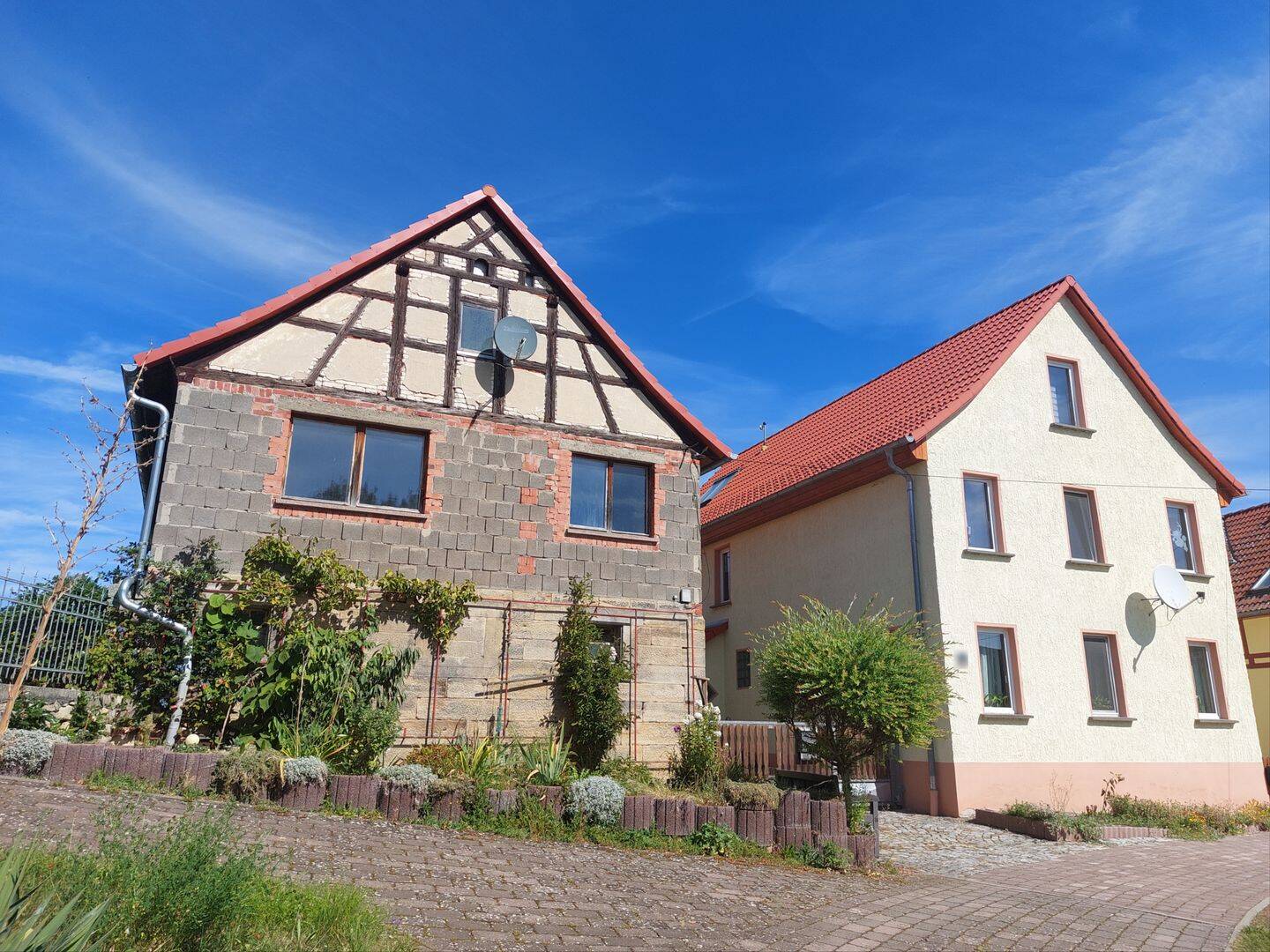 Landlust pur: Historisches Bauernhaus mit Nebengebäude und Weitblick auf 2.450 m², 7407 Uhlstädt-Kirchhasel