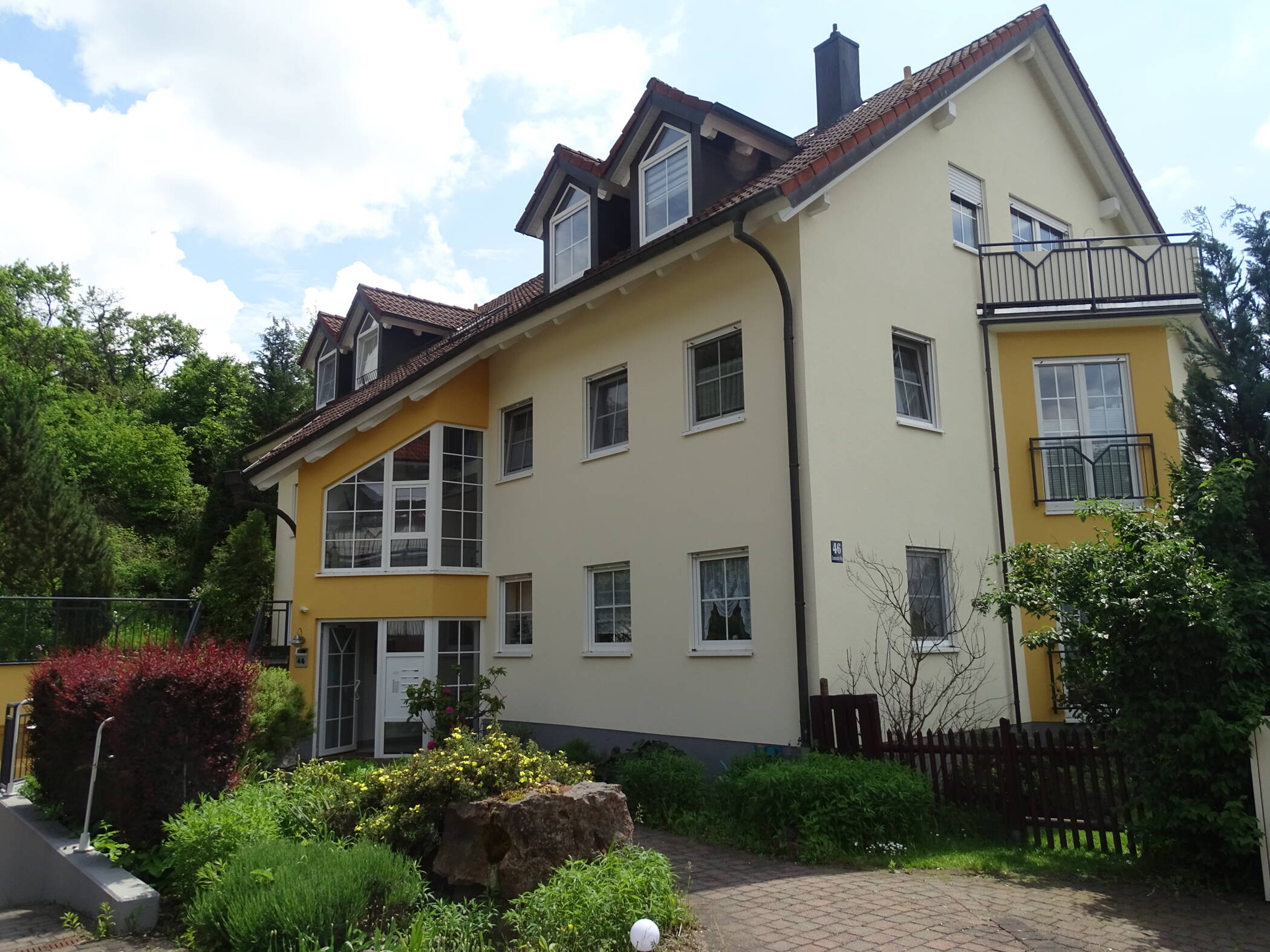 2- Zimmer – Sonnige DG Wohnung am Sinnberg, 97688 Bad Kissingen