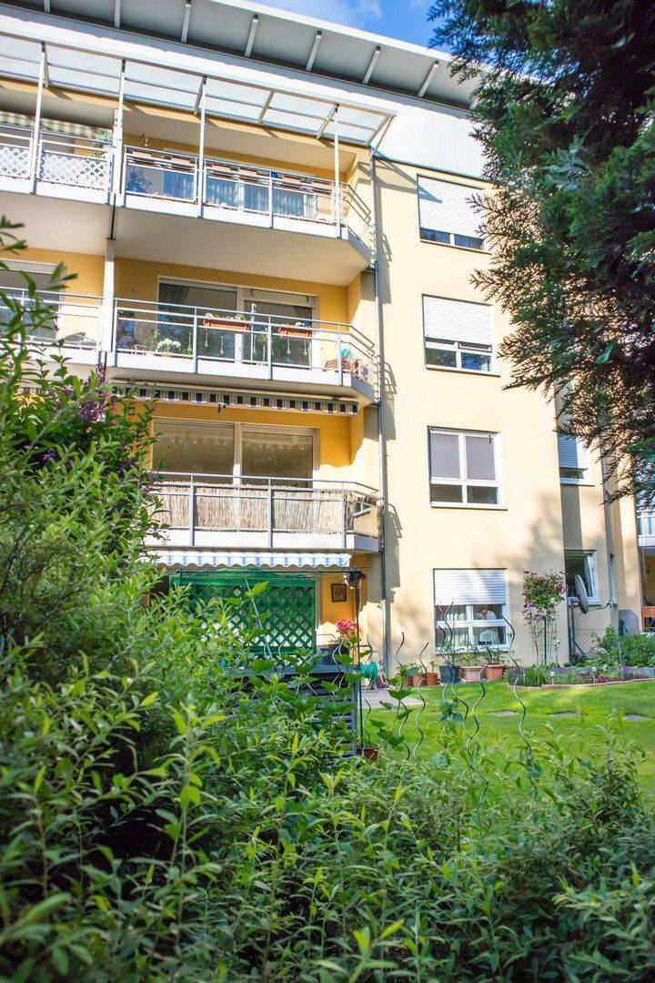 Ruhige 3-Zimmer-Wohnung mit Traumbalkon und Tiefgaragenstellplatz, 90471 Nürnberg (Dutzendteich Langwasser Neuselsbrunn Stadion Zollhaus)