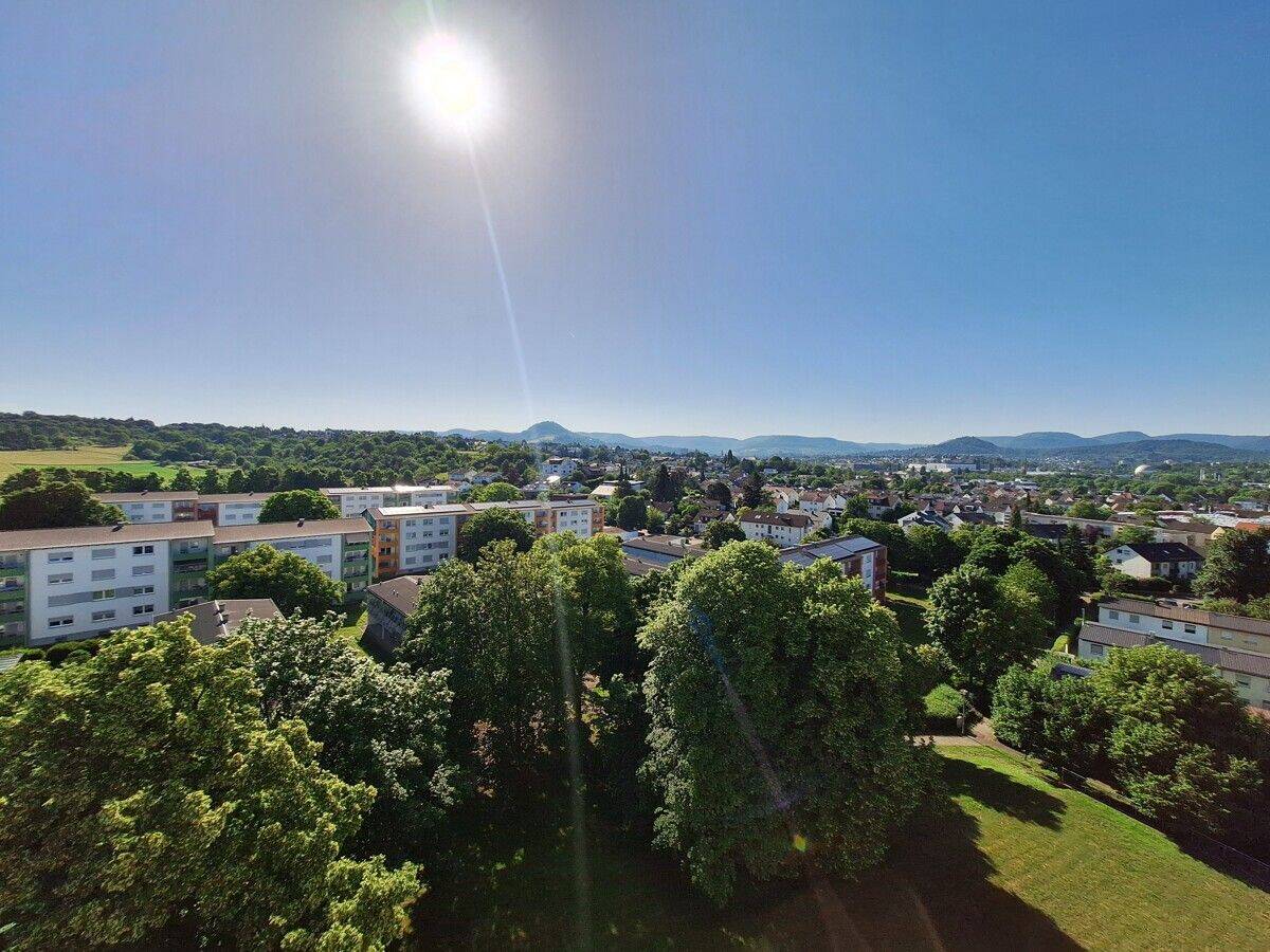 Sonnige 2-Zimmer-Wohnung mit sensationeller Aussicht und Garagenbox, 72770 Reutlingen