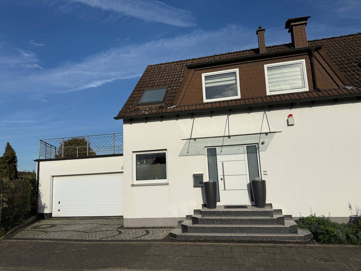 Gepflegtes freistehendes Einfamilienhaus mit großer Garage in Recklinghausen, 45663 Recklinghausen