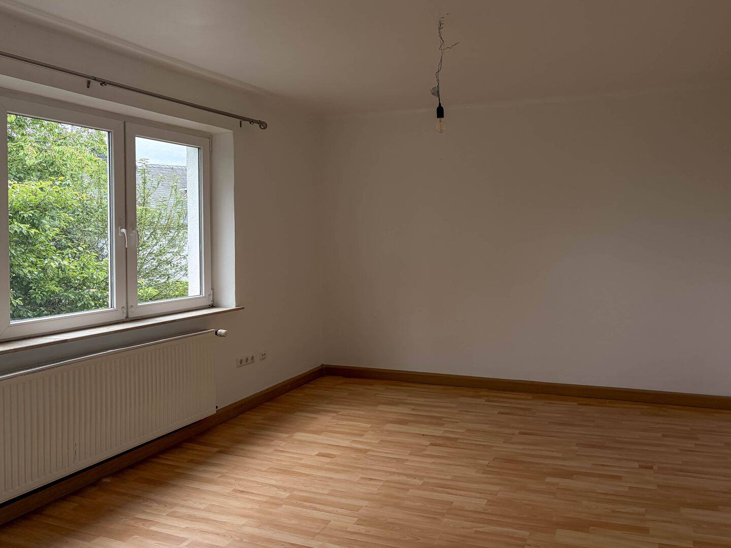 Moderne Wohnung mit Weitblick über Hof, 95030 Hof (Epplas Innenstadt Osseck Unterkotzau Wölbattendorf)