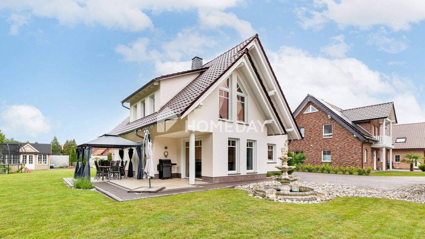 Wohnkomfort auf 158 m² – Erdwärme, Kamin, moderne Küche & großzügiger Garten, 32339 Espelkamp