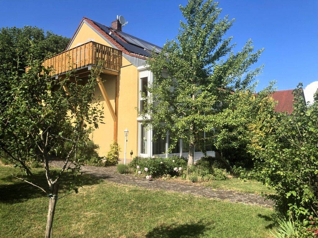 Blick in die Natur!! Schöne Souterrain-Wohnung mit Garage in Rohr, 91189 Rohr