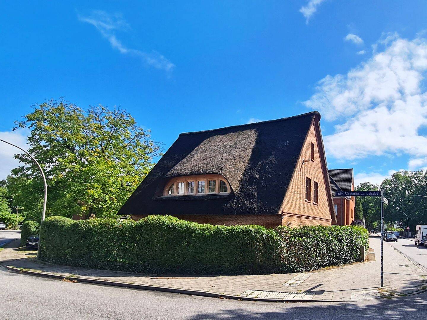 Wohnen wie im eigenen Haus – stufenlos auf einer Ebene, 22559 Hamburg (Altona Rissen)