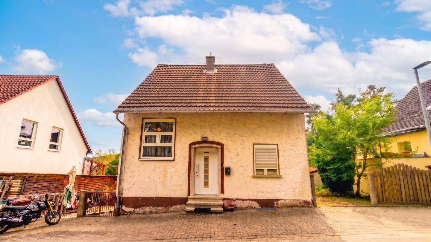 Zwerg mit Riesen-Potenzial: Kleines Haus, unverbauter Grünblick!, 67691 Hochspeyer