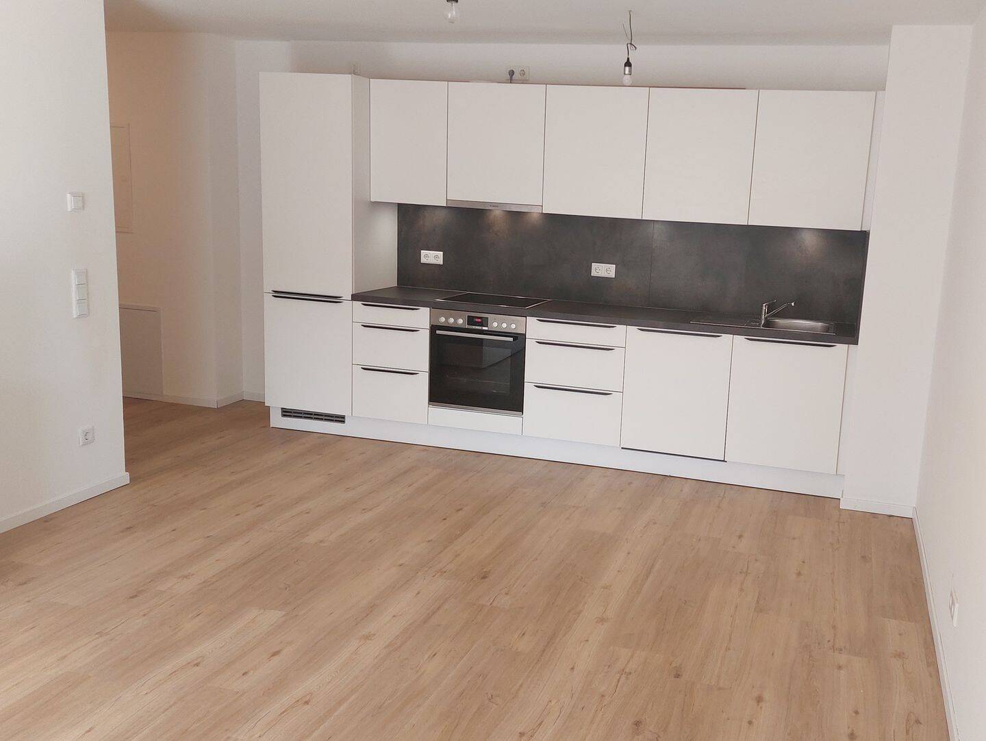 Einziehen und wohlfühlen: 3 Zimmer mit Terrasse, 90439 Nürnberg (Großreuth bei Schweinau Schweinau Sankt Leonhard Sündersbühl)