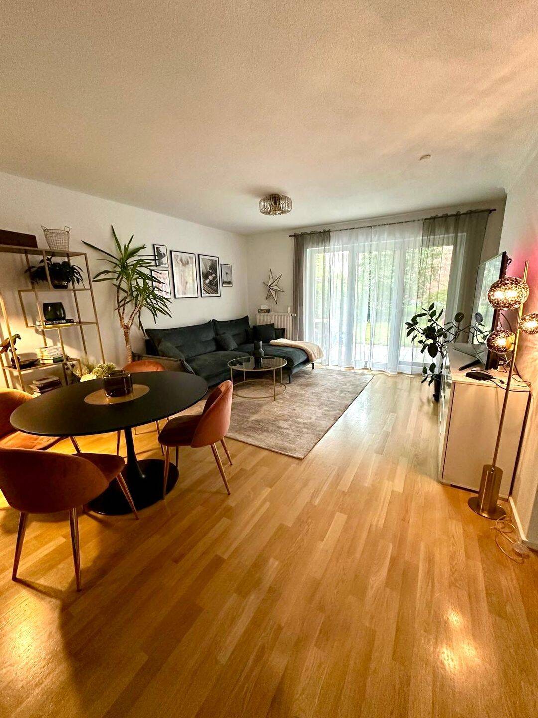 Charmante 2-Zimmer-Erdgeschosswohnung im begehrten Ingolstadt-Südost. Ideal für Singles oder Paare!, 85053 Ingolstadt (Ingolstadt Kothau Niederfeld Ringsee Rothenturm)