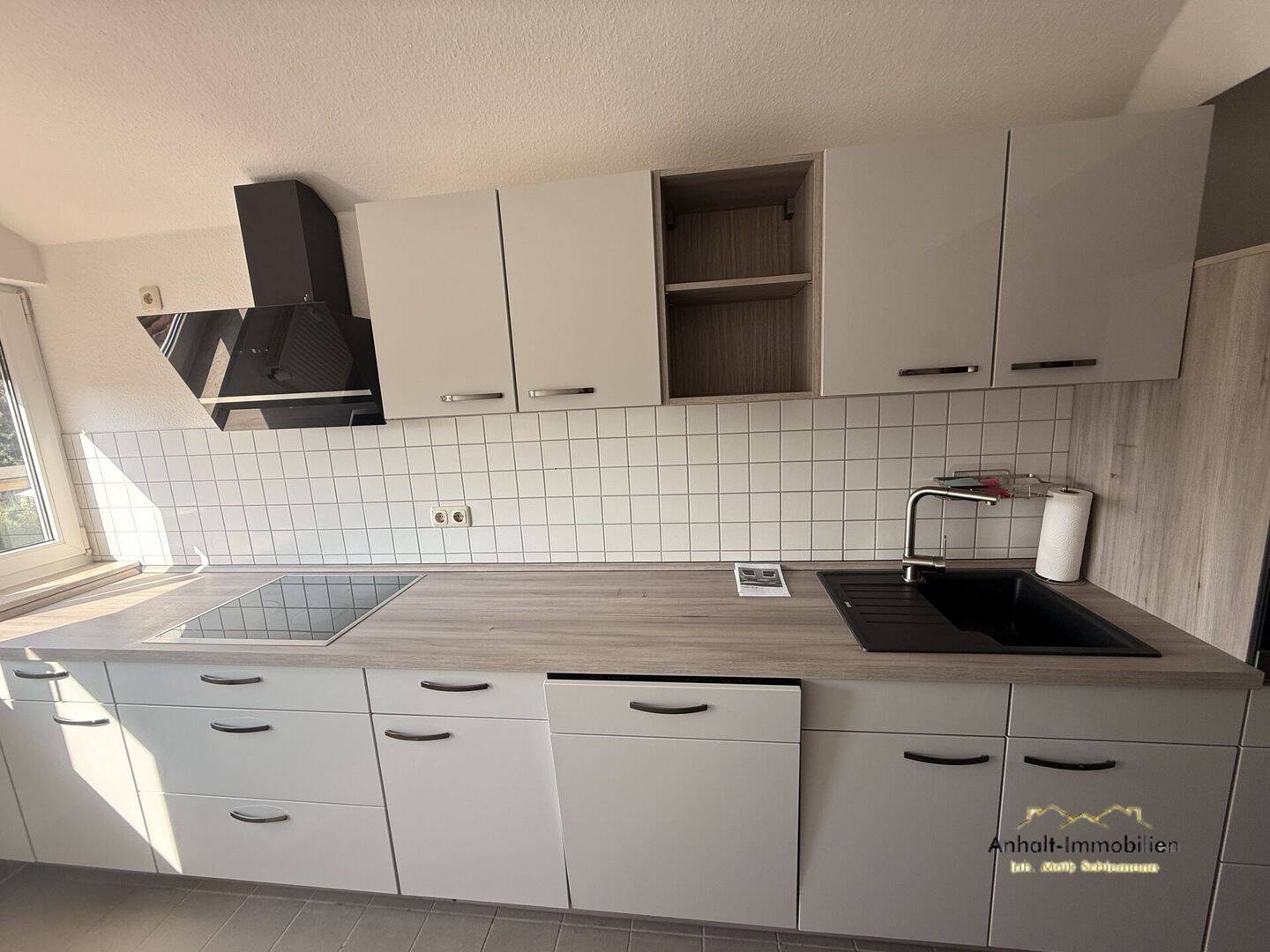 1-Raumdachgeschosswohnung ruhig gelegen mit moderner EBK, 6369 Südliches Anhalt
