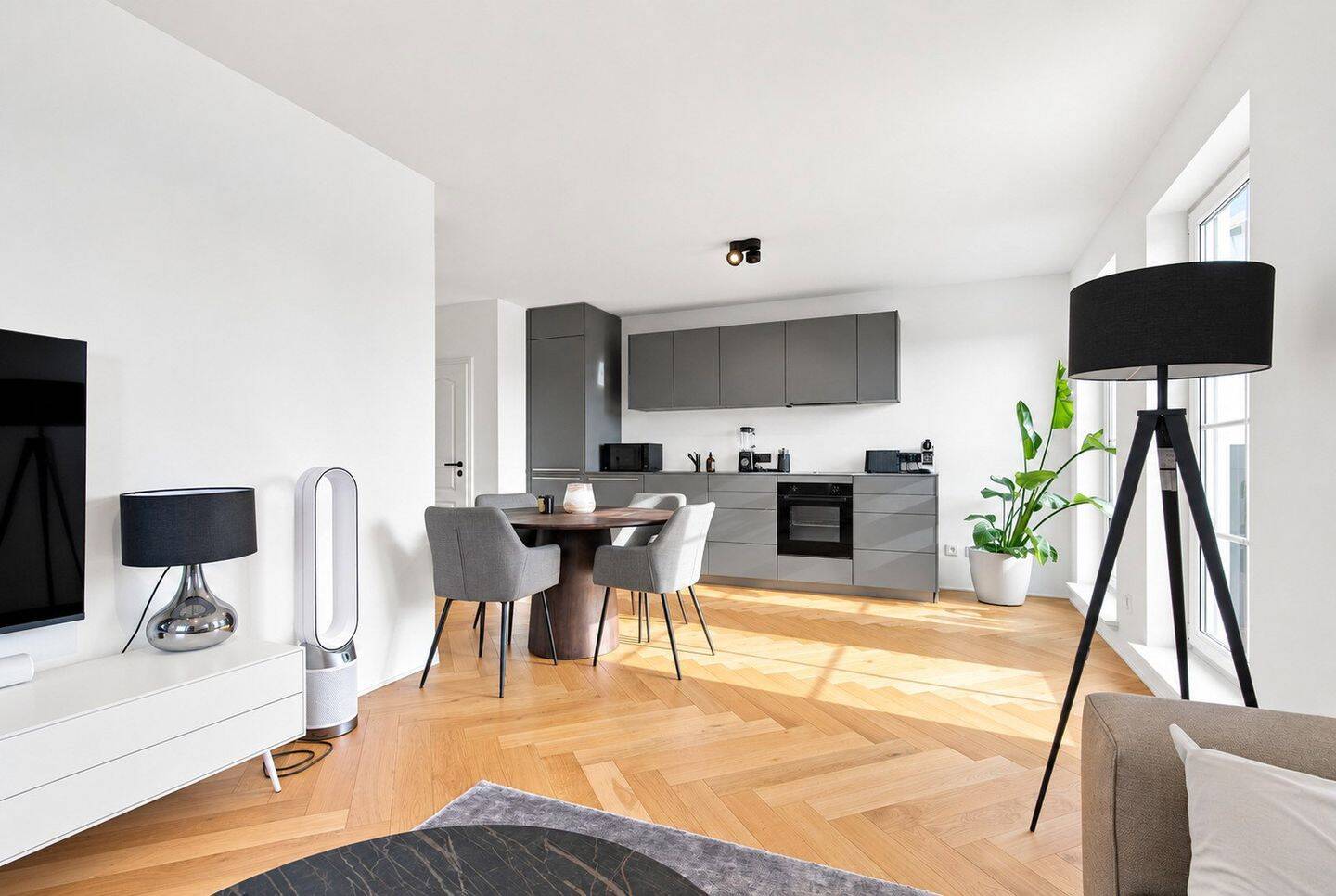 Hochwertig modernisierte Endetagenwohnung in begehrter Wohnlage – provisionsfrei, 51109 Köln (Kalk Brück Merheim Neubrück Ostheim)