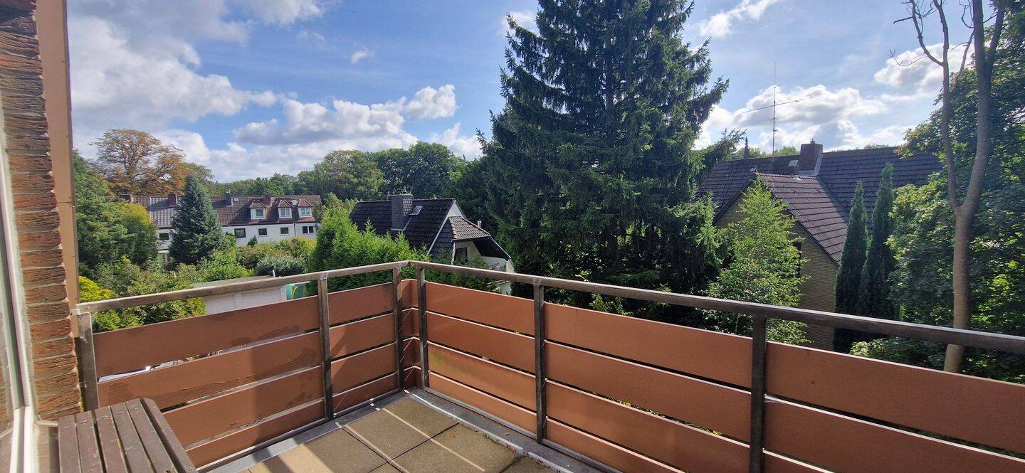 Helle 3-Zimmer-Wohnung auf 2 Ebenen mit Balkon & Tiefgarage – zentral gelegen, 22453 Hamburg (Eimsbüttel Fuhlsbüttel Groß Borstel Niendorf)
