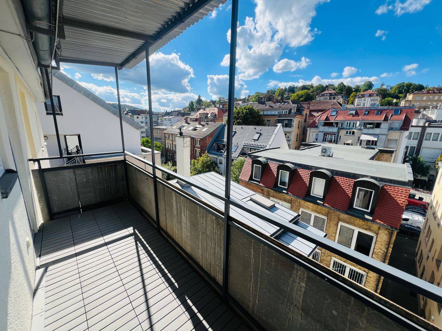 Frisch renovierte Wohnung in zentraler Lage, 70178 Stuttgart (Mitte Süd West)