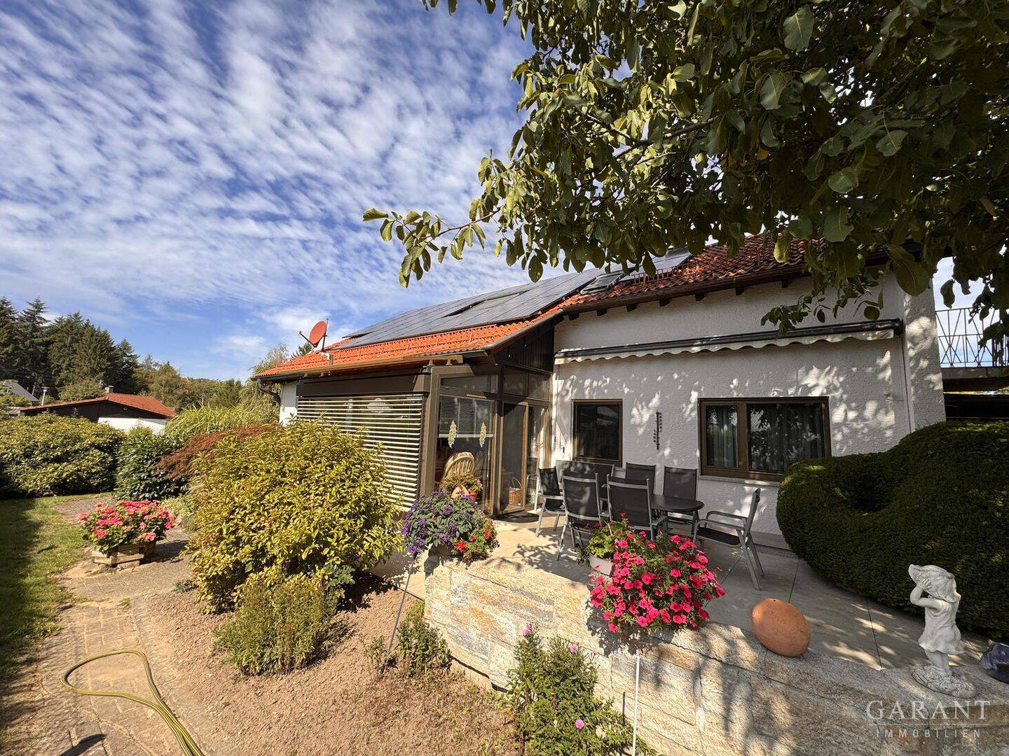 Ein Haus mit Charakter und einem Garten zum Genießen, 71543 Wüstenrot