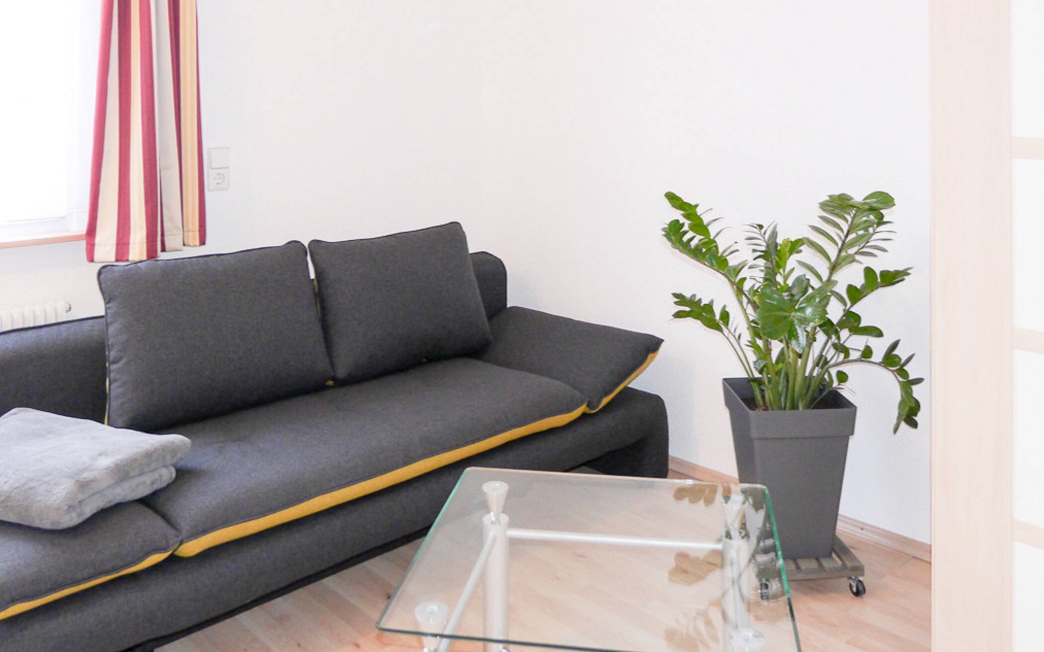 Möblierte 1-Zimmerwohnung Stuttgart – Wohnen auf Zeit, 70329 Stuttgart (Hedelfingen Obertürkheim Rohracker Uhlbach)